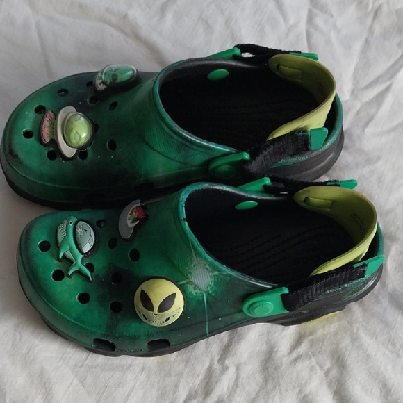 CROCS Other - Crocs Camoflauge With Space Charms Size J5